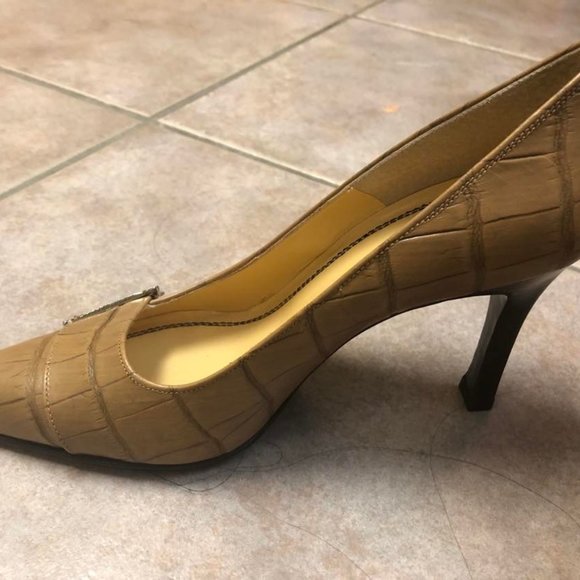 Meda Textured Beige leather Heels. - Picture 3 of 5